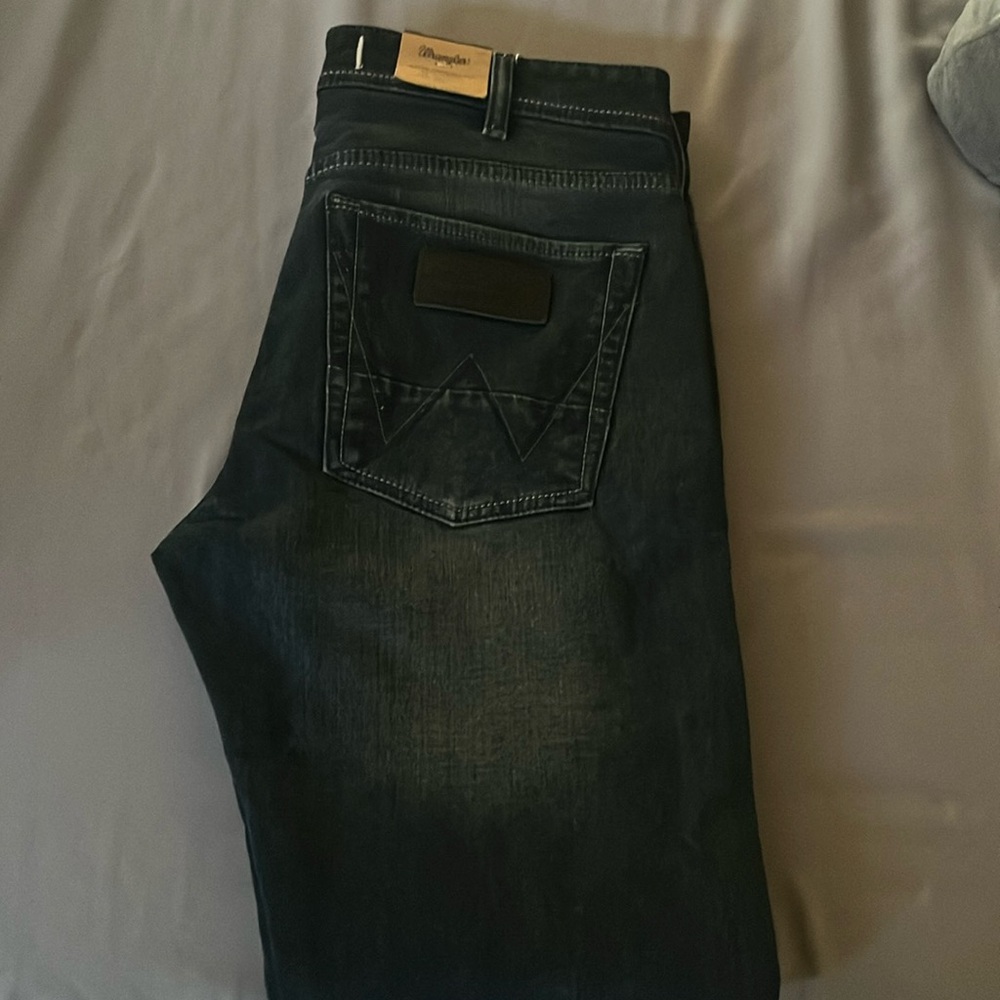 Wrangler Men's Dark Blue Relaxed Jeans Greensboro regular straight fit size 30